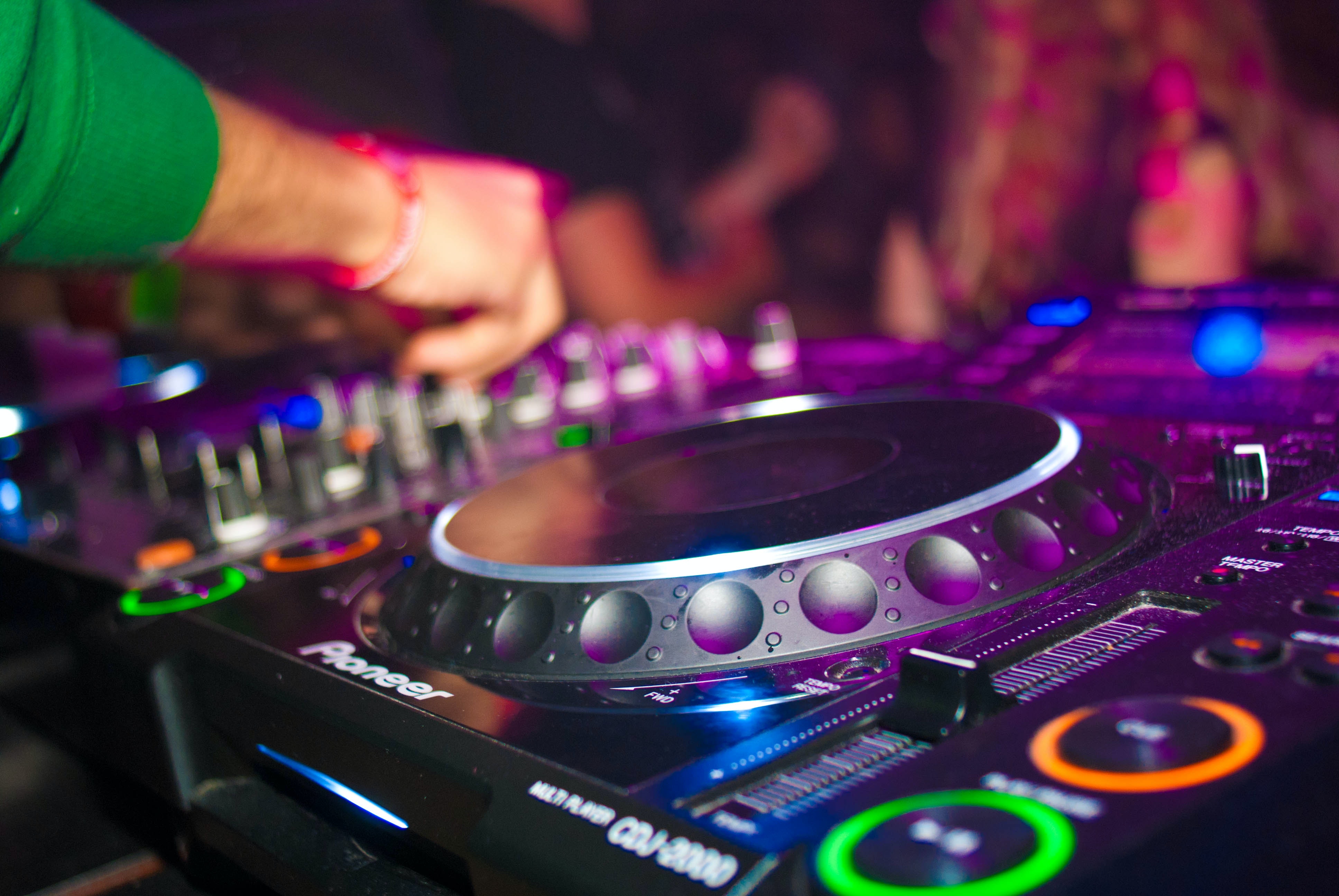 ¿Qué necesito para ser DJ?