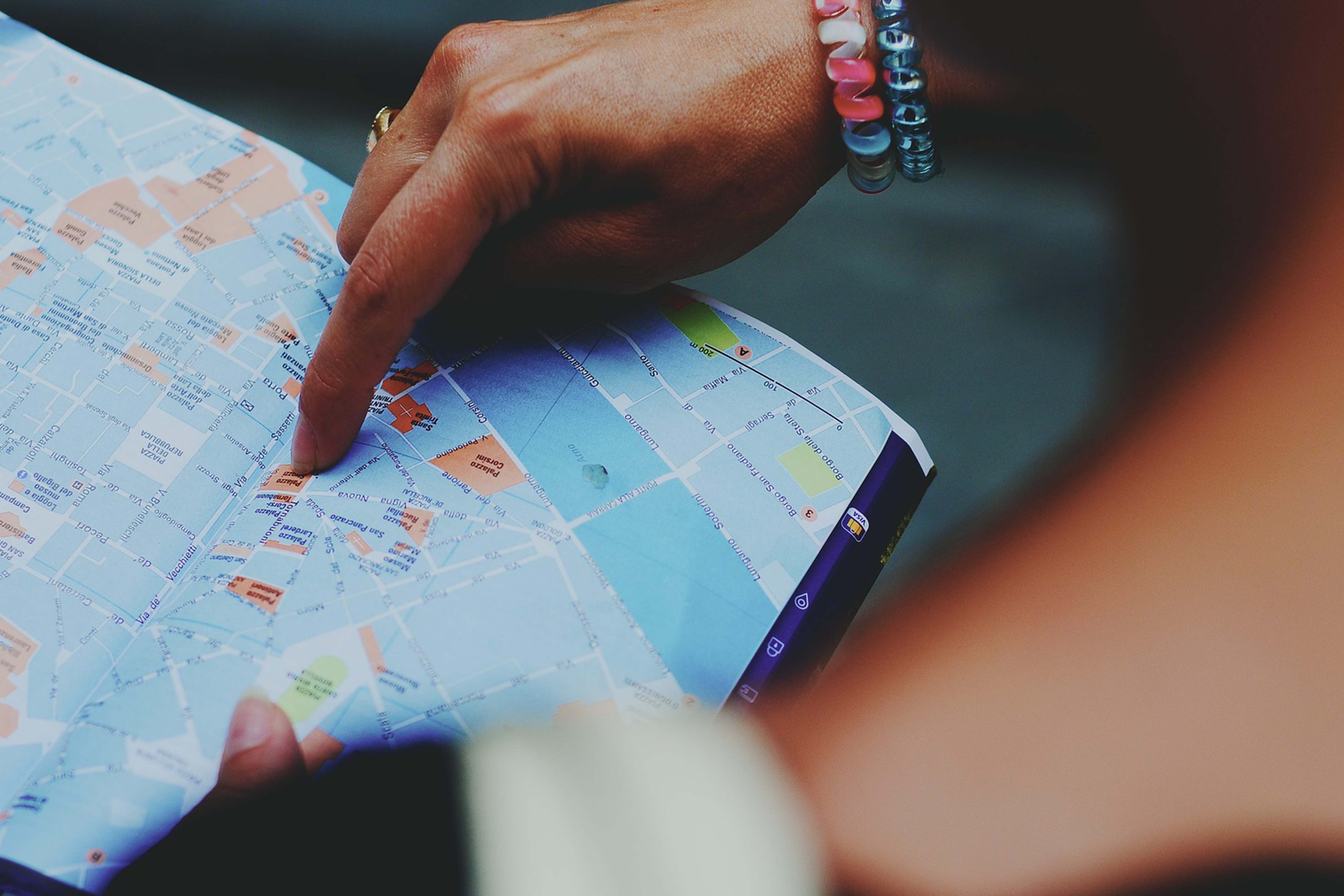 Los guías, conocimiento y protocolo